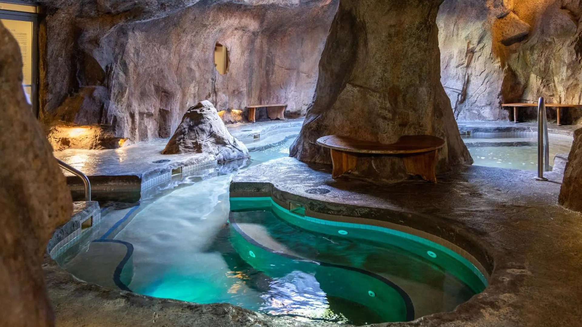 Fox Hotel And Suites Banff Canada